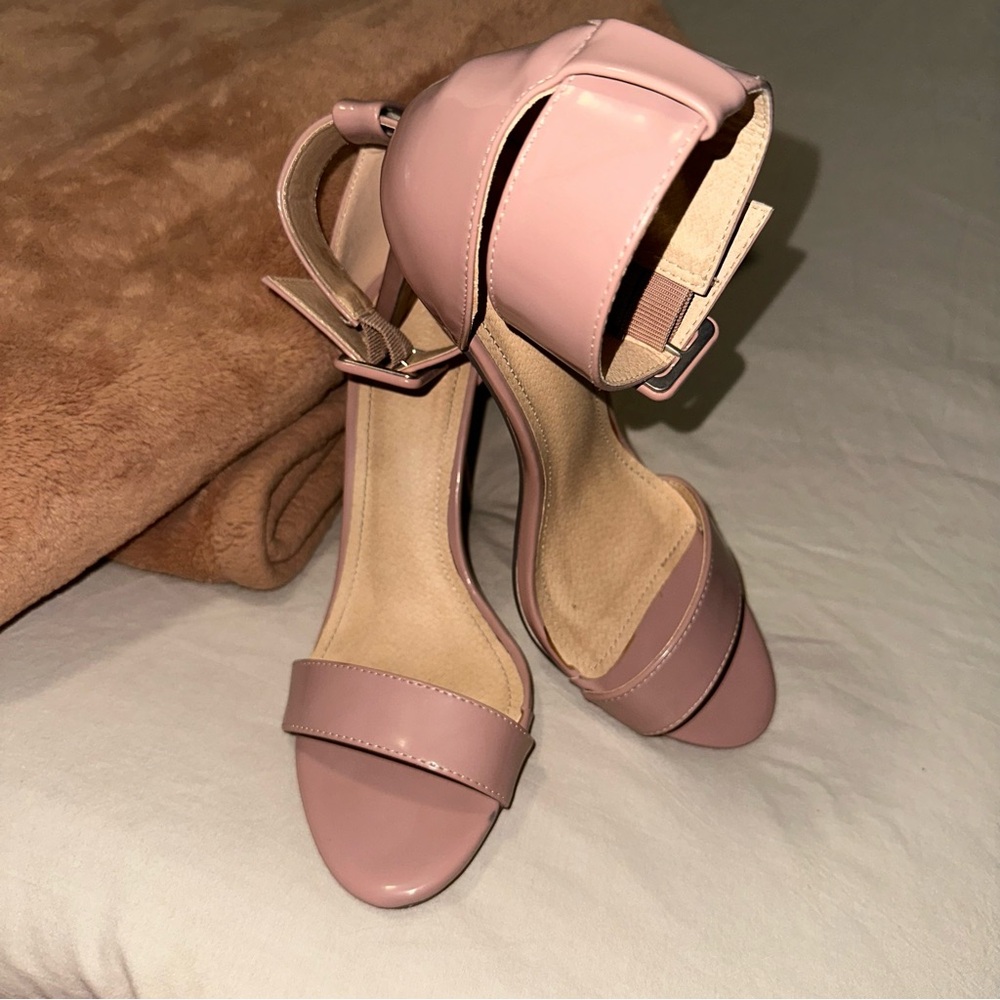 Elegant Moby Pink Women's Heels